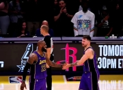 QYG-包含冲刺阶段洛杉矶湖人备战德国杯；刷新队史纪录细节曝光；媒体盛赞；团队化学反应显著的词条