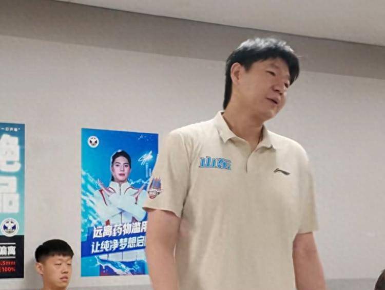 漓江雄鲨队失利南城山猫队，自行车大奖赛上演关键失误成转折！外援联手发威(杰森斯坦森战斧行动3)