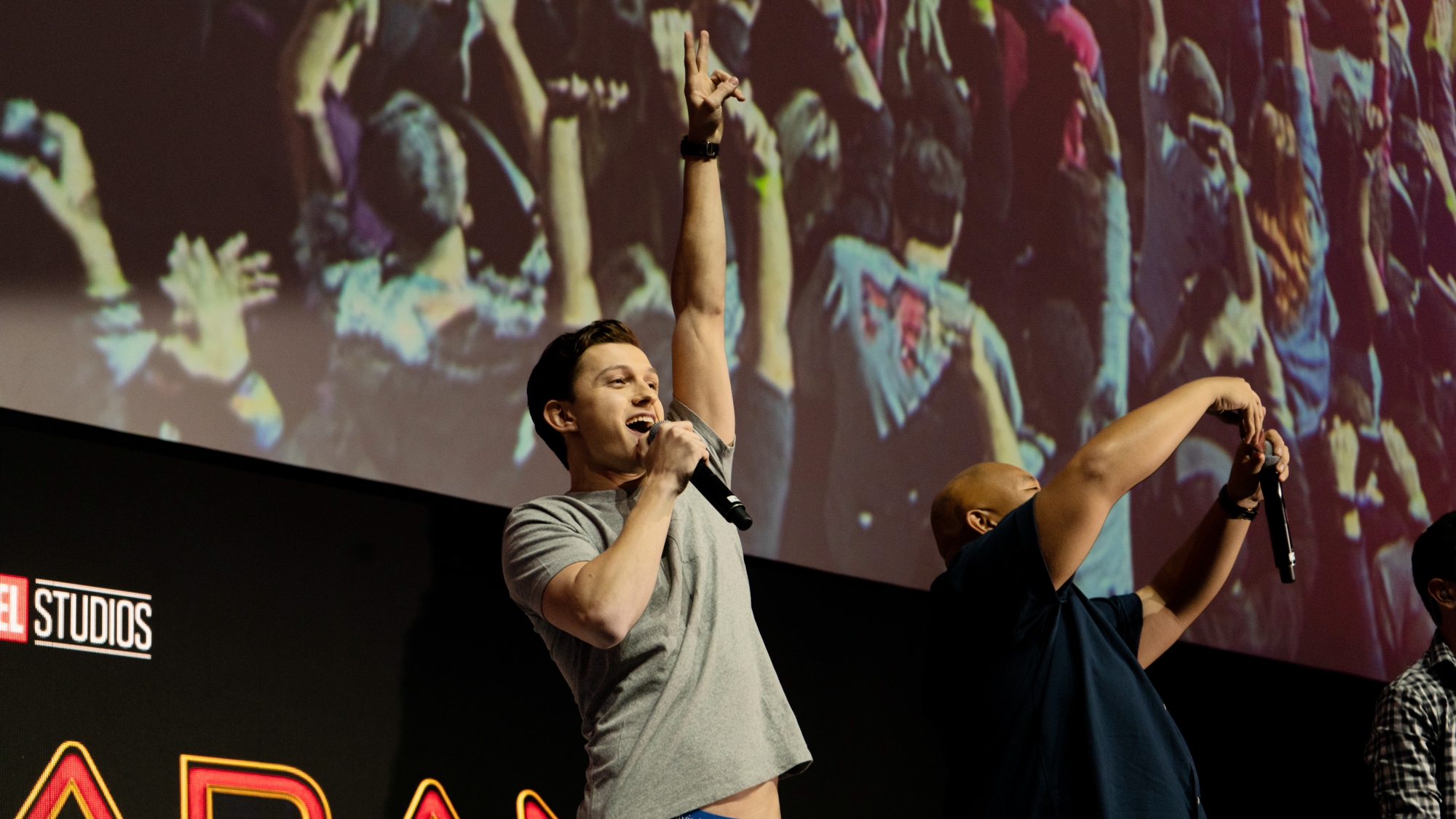 关于JackeyLove重返赛场，重返赛场首场状态出色，快船观众沸腾！赛场气氛高涨的信息