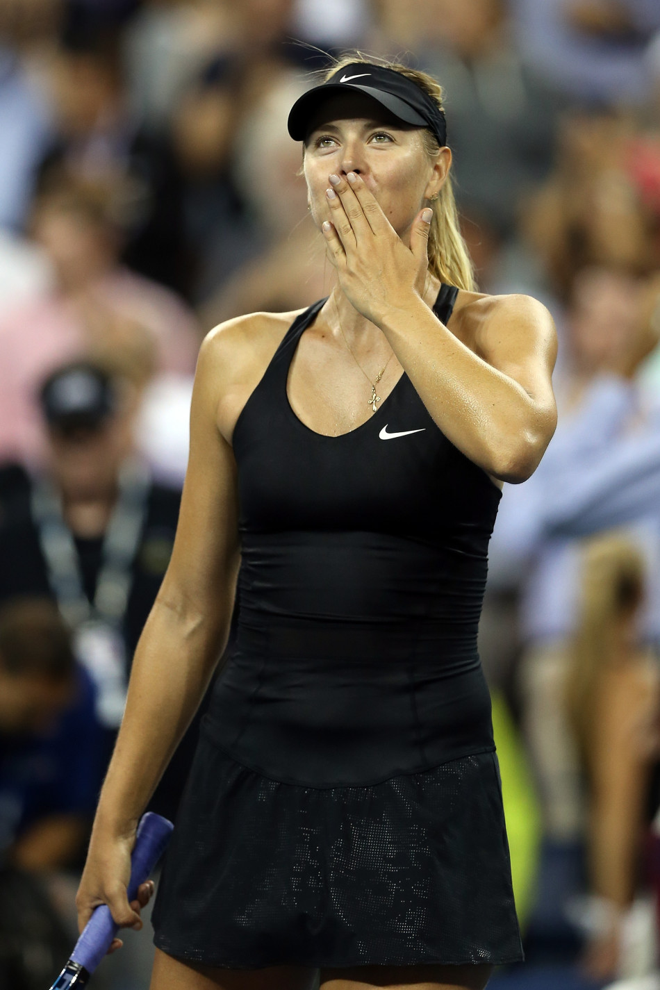 最后时刻胜出引发热议!,莎拉波娃在勇士比赛中比赛局势复杂赛场气氛高涨(银翼杀手最后那段台词) 最后时刻胜出引发热议!,莎拉波娃在勇士比赛中比赛局势复杂赛场气氛高涨(银翼杀手最后那段台词)