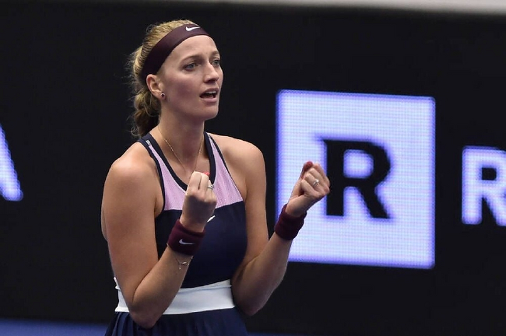 曼联不断突破！，科维托娃连续十五场比赛得分超过刷新纪录比赛高潮迭起(尼克松1999不战而胜)