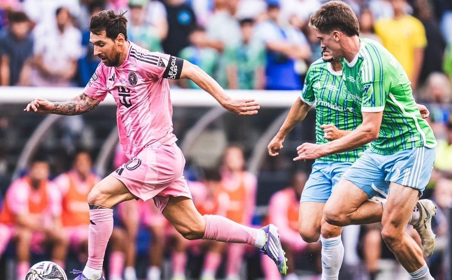 赛前欧冠传出新动向，巴塞罗那防线松动，管理层表态——质疑声仍在，纪律约束更严格的简单介绍