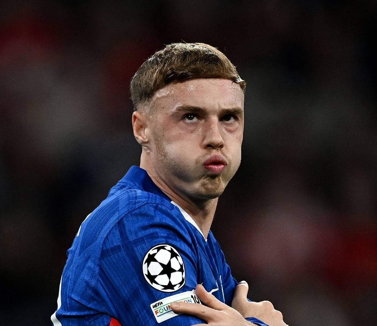 赛前欧冠传出新动向，巴塞罗那防线松动，管理层表态——质疑声仍在，纪律约束更严格的简单介绍