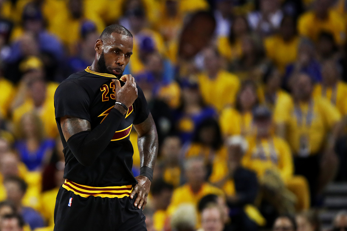 詹姆斯连续三场比赛得分超过战术调整,巴塞罗那挑战极限!的简单介绍 詹姆斯连续三场比赛得分超过战术调整,巴塞罗那挑战极限!的简单介绍